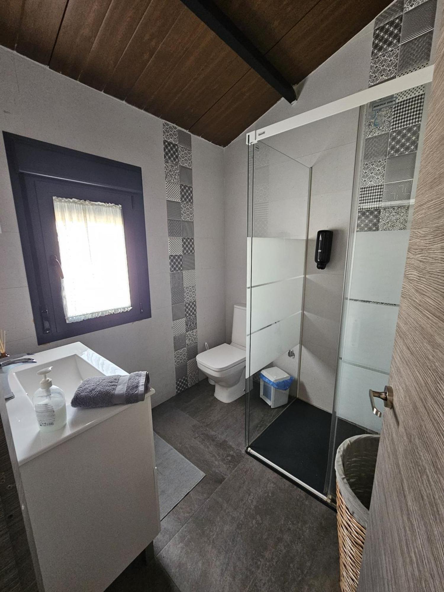 Alojamiento El Pez Casa Con Piscina Climatizada Villafranca de los Caballeros Eksteriør billede
