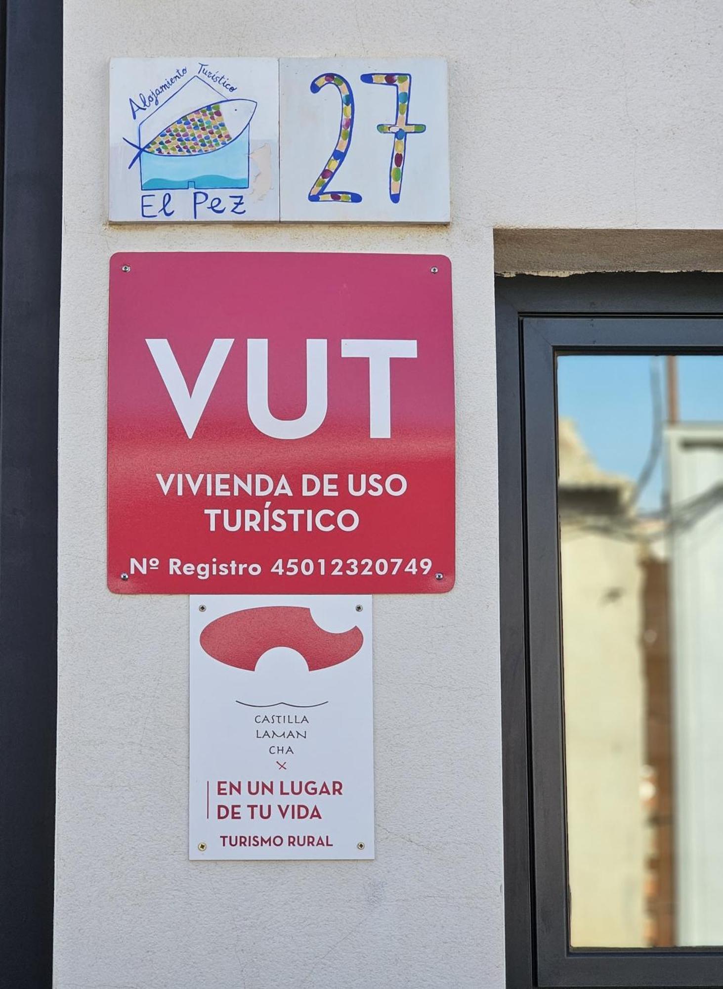 Alojamiento El Pez Casa Con Piscina Climatizada Villafranca de los Caballeros Eksteriør billede
